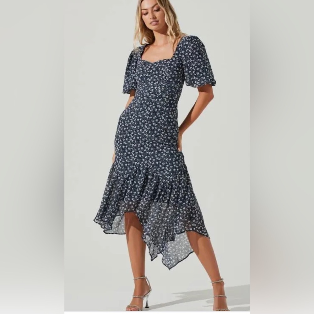 Astr the label floral asymmetrical hem dress